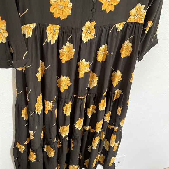 Madewell Button-Front Tier Dress in Fall Flowers - Picture 13 of 15